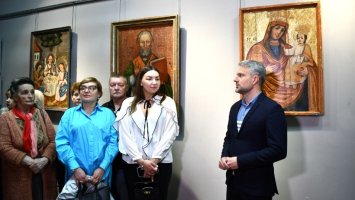 Старовинні ікони, копію Пересопницького Євангелія можна побачити у музеї у Рівному