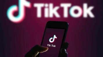 TikTok знову у центрі уваги: влада США вимагала заборонити сервіс