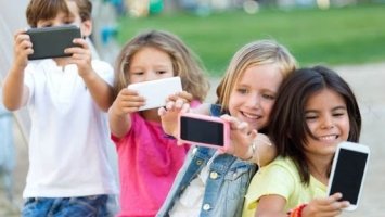 ТОП-10 бюджетних смартфонів для школярів, осінь 2021