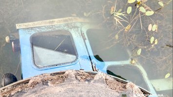 Трактор впав у ставок: водій загинув