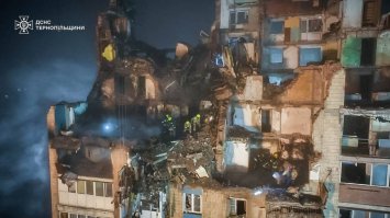 Третю добу триває розбір завалів  у Тернополі після російського удару: вже 28 загиблих