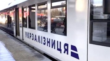 Царський вагон від «Укрзалізниці»: позолота, килими і кімнати для прислуги