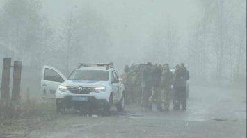 Цілу ніч блукав лісом:  вранці пенсіонера знайшли