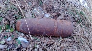 У Рівному на Млинівській знайшли артилерійський снаряд