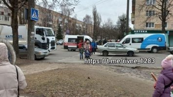 У Рівному під колеса авто потрапила дитина