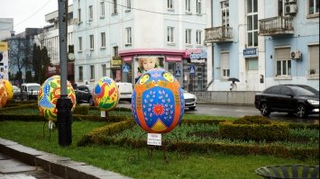 У Рівному зацвів писанковий сад