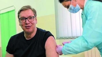 У Сербії вакцинованим платитимуть по 30 доларів