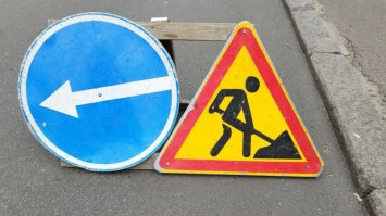 Увага водіям: на вулиці Олени Теліги комунальники проведуть важливі роботи 