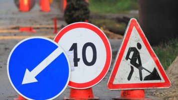 Увага водіям: у Рівному сьогодні мінятимуть аварійну опору