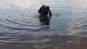 В Рівненському районі водолази дістали зі ставка тіло потопельника