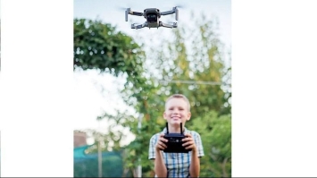 В Україні планують навчати школярів керувати дронами