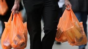 В Україні запрацювала перша заборона на пластикові пакети: які більше не дадуть безкоштовно
