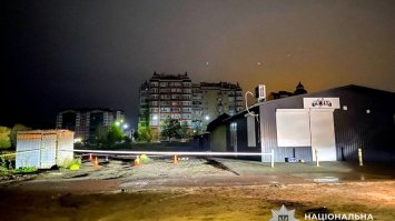 Вдарив ножем поліцейського – у відповідь отримав кулю в ногу