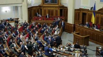 Верховна Рада звільнила виробників вакцин від відповідальності за негативні наслідки