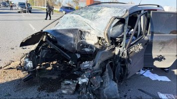 В’їхав у бетонний стовп