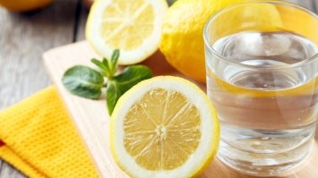 Вода з лимоном: мінус зайві кілограми та плюс захист від вірусів