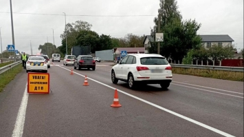 Водій позашляховика на зебрі збив пішохода, він - у реанімації