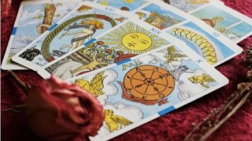 Водоліям — «Паж кубків» та ностальгія, Дівам — «Закохані» та вибір між серцем і розумом: Таро-прогноз на 16 липня
