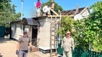 Волонтери з Острожчини  відновлюють будинки на Херсонщині