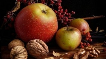 Волоські горіхи та яблука захищають від інсульту