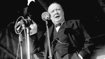 Вставні зуби Черчилля продали за 18 000 фунтів