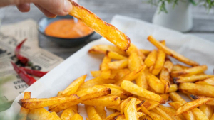 Як їсти картоплю фрі в ресторані, щоб почуватися комфортно