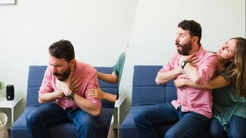 Якщо подавились, а поруч нікого немає