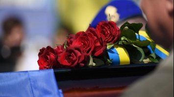 З сімома героями попрощалися у громадах на Рівненщині 