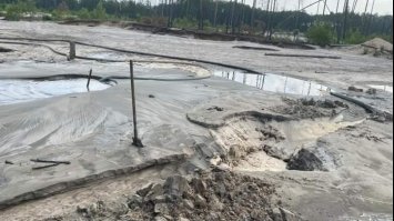 За незаконний видобуток бурштину судитимуть чоловіків з Вараського району