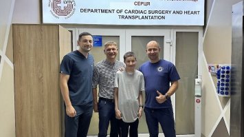 За три дні пересадили два серця 20-річному пацієнту — перше зупинилось