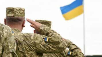  Зеленський просить продовжити воєнний стан і мобілізацію